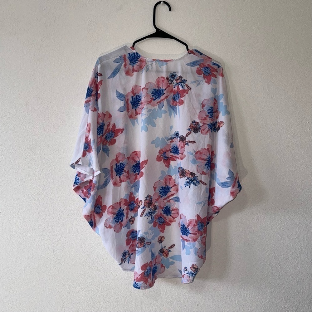 Women’s Summer Wrap - Picture 3 of 5